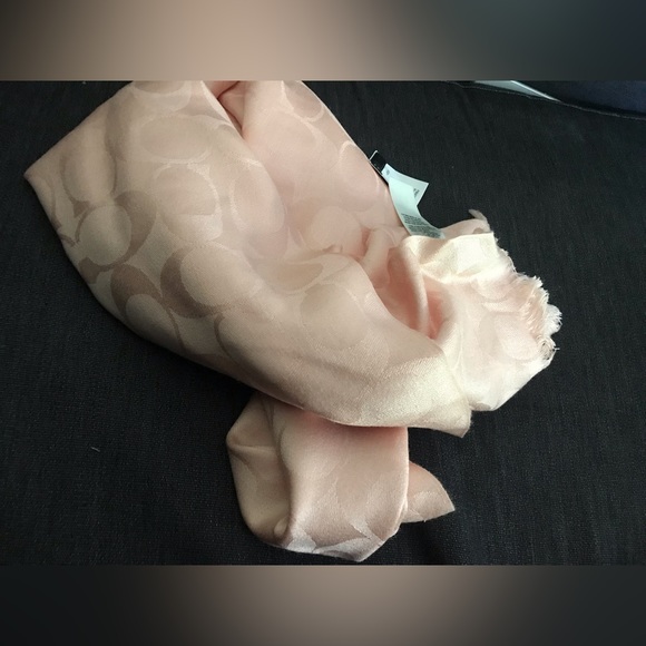 Coach Signature Wrap In Blush2 - Picture 4 of 8